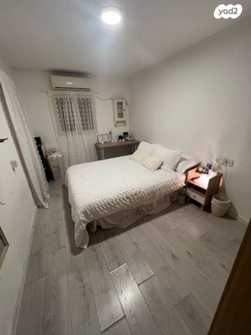 דירה, הנשיא, גבעת שמואל