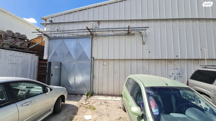 מבני תעשיה, אזור תעשיה קרית אתא, קרית אתא