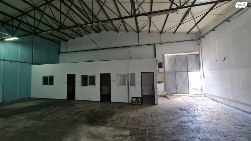 מבני תעשיה, אזור תעשיה קרית אתא, קרית אתא