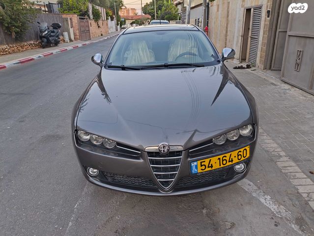 אלפא רומיאו 159