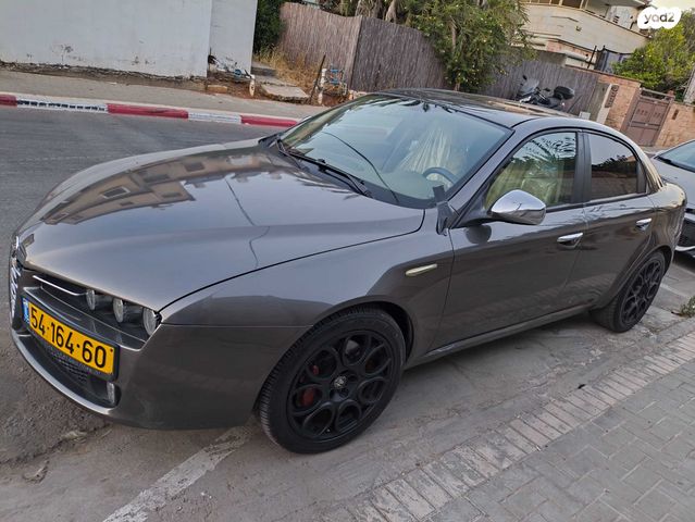 אלפא רומיאו 159