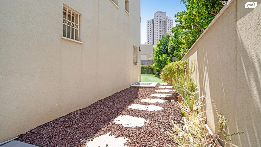 בית פרטי/ קוטג', מרדכי שמואלביץ הלוי 37, נווה גן, פתח תקווה