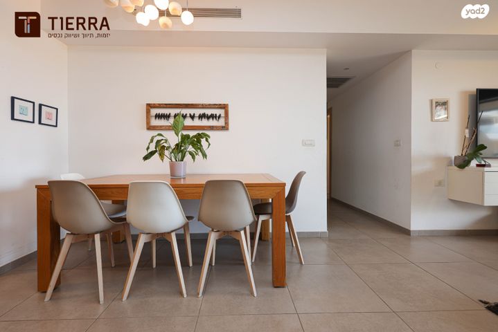 דירה, רמת אמיר, קדימה צורן