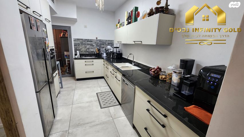 דירת גן, כלנית, הפרחים, חריש