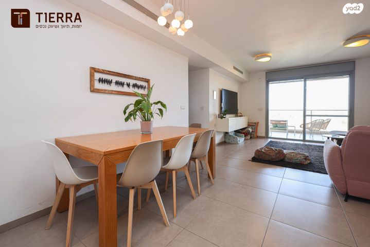 דירה, רמת אמיר, קדימה צורן