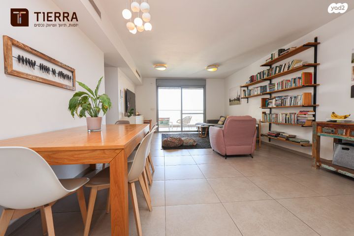 דירה, רמת אמיר, קדימה צורן