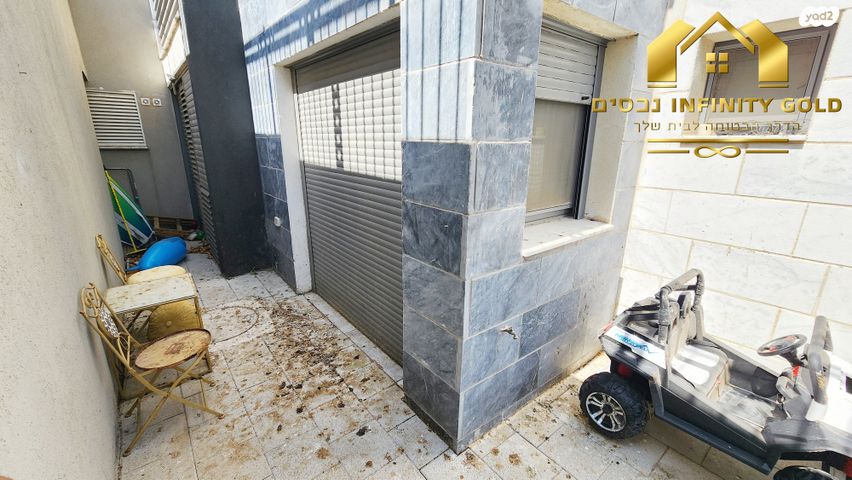 דירת גן, כלנית, הפרחים, חריש