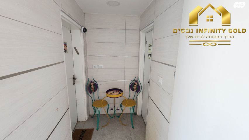 דירת גן, כלנית, הפרחים, חריש