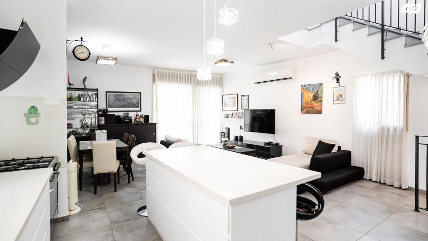 בית פרטי/ קוטג', מרדכי שמואלביץ הלוי 37, נווה גן, פתח תקווה