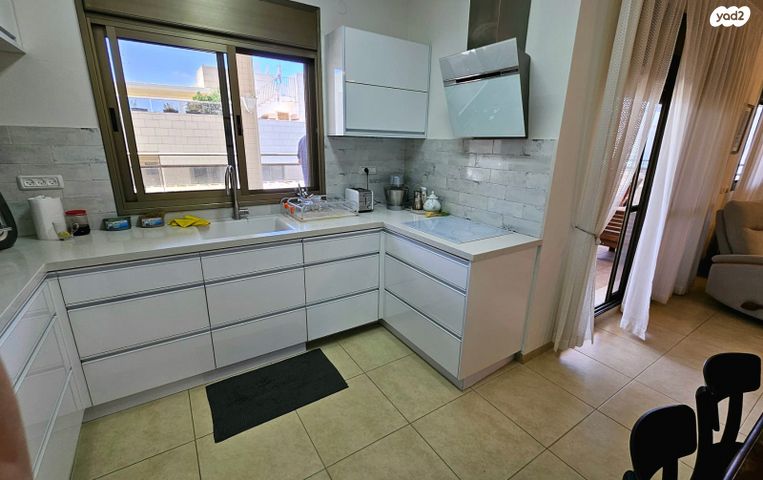 גג/ פנטהאוז, ז'בוטינסקי 45, עיר, מרכז העיר, נהריה