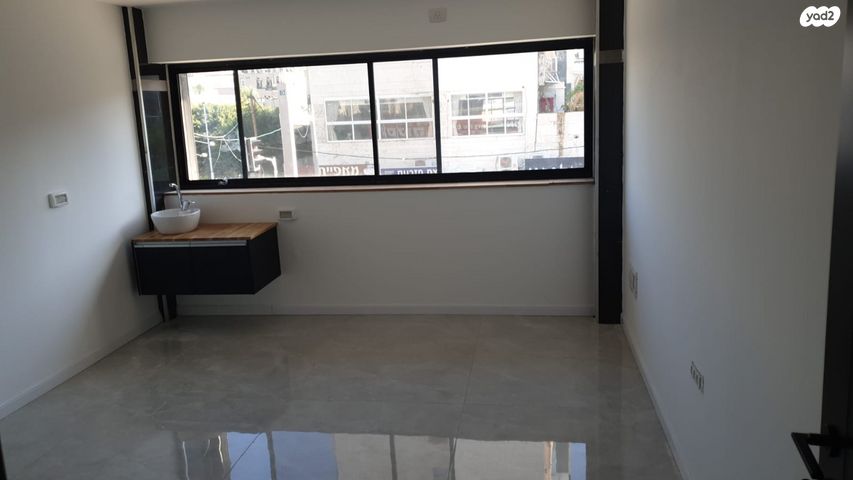 משרדים, סוקולוב 77, אגרובנק, חולון