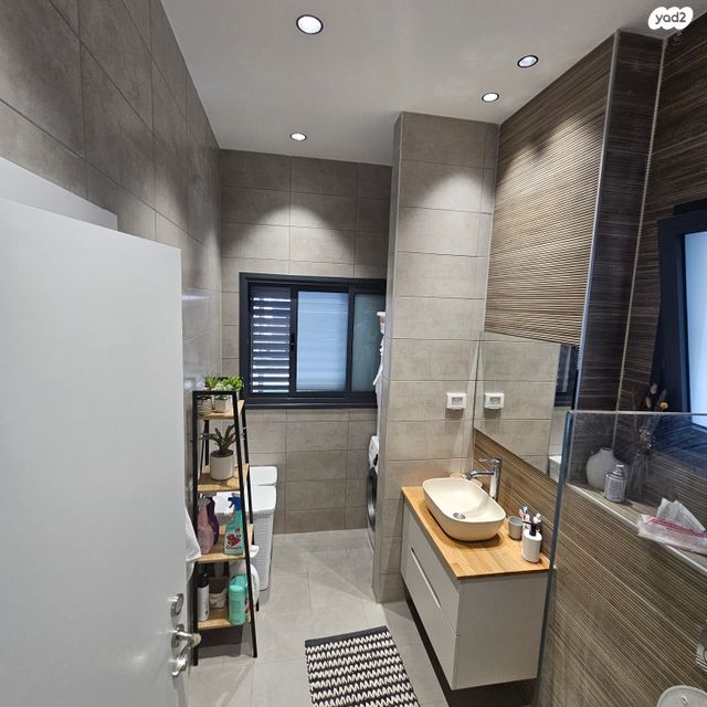 דירת גן, נווה שרון / שער העיר, נתיבות