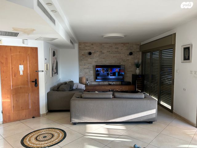 גג/ פנטהאוז, אהוד מנור, קרית אילון, חולון