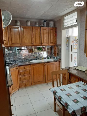 דירה, הגאונים 14, ג'סי כהן, חולון