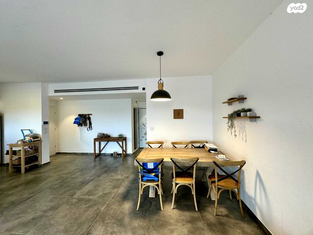 דירה, קרית חרושת, קרית טבעון