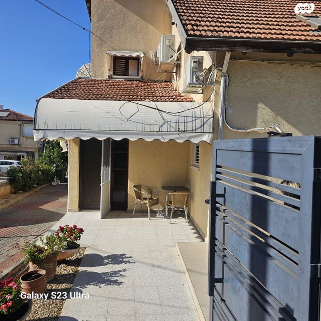 דו משפחתי, גדרה