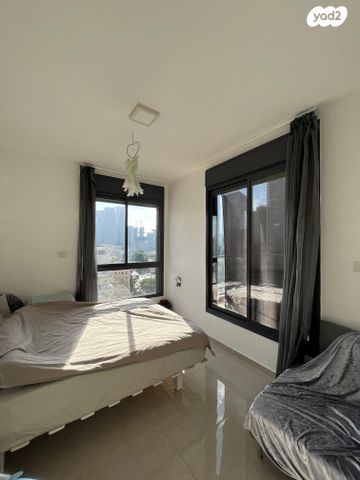 גג/ פנטהאוז, יגאל אלון 172, נחלת יצחק, תל אביב יפו