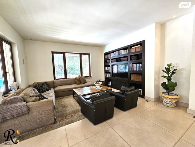 בית פרטי/ קוטג', סביון