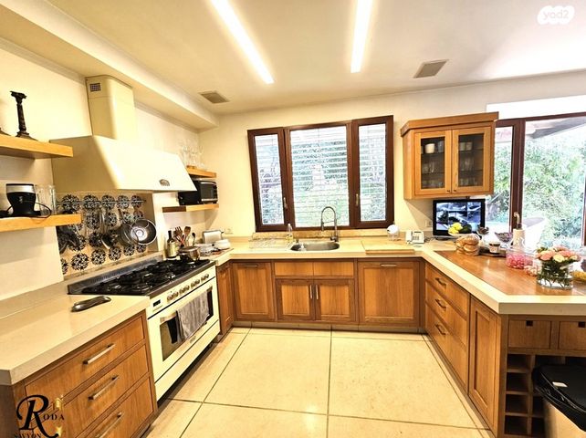 בית פרטי/ קוטג', סביון