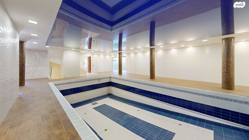 טריפלקס, א.י. שחראי, בית וגן, ירושלים