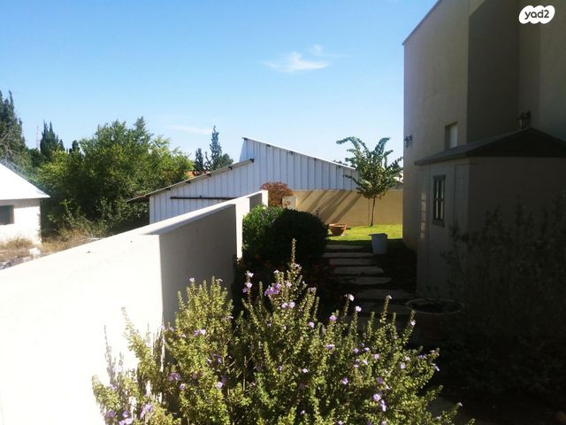 משק חקלאי/ נחלה, אורה