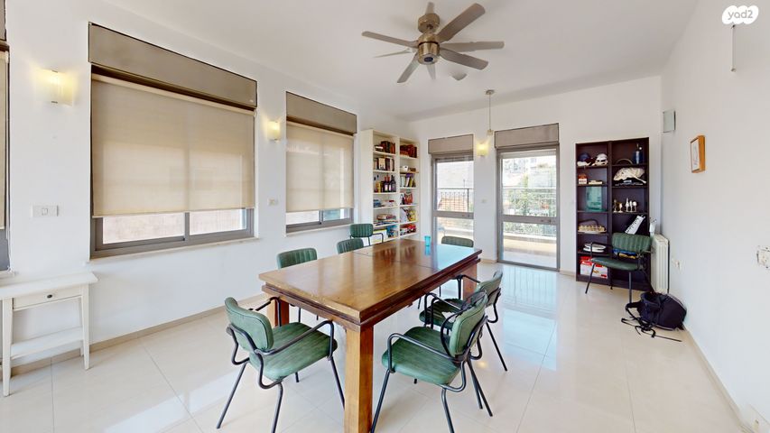 דירה, הרב יצחק בראשי, מחנה יהודה - לב העיר, ירושלים