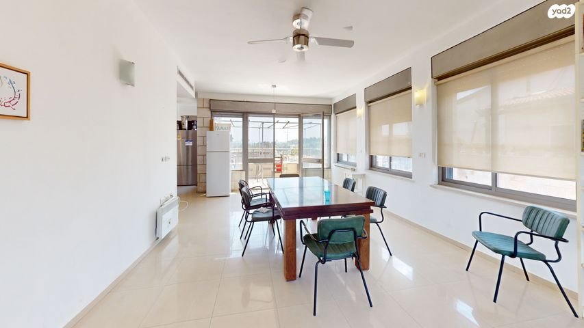 דירה, הרב יצחק בראשי, מחנה יהודה - לב העיר, ירושלים