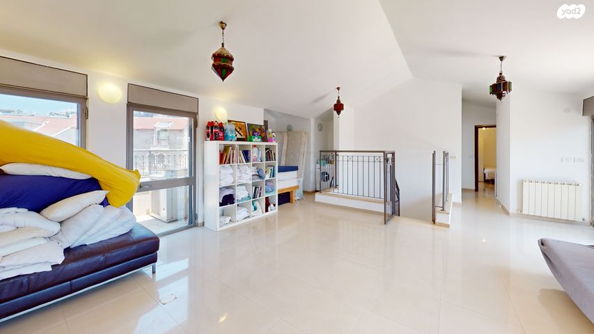 דירה, הרב יצחק בראשי, מחנה יהודה - לב העיר, ירושלים