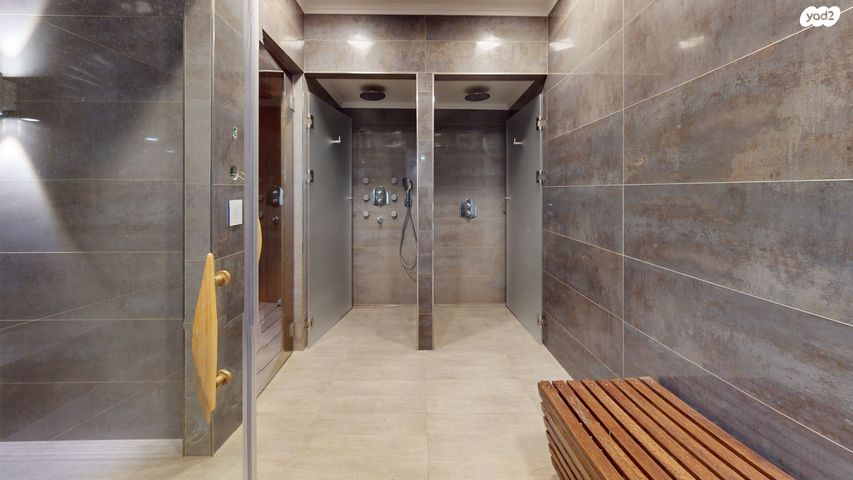 טריפלקס, א.י. שחראי, בית וגן, ירושלים