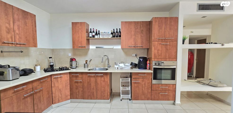 דירת גן, אורנית