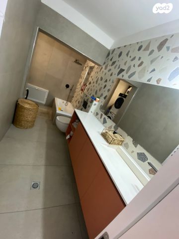 דירת גן, צור הדסה