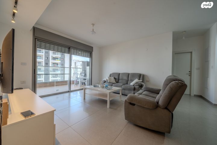 דירה, רקפת 11, הפרחים, חריש