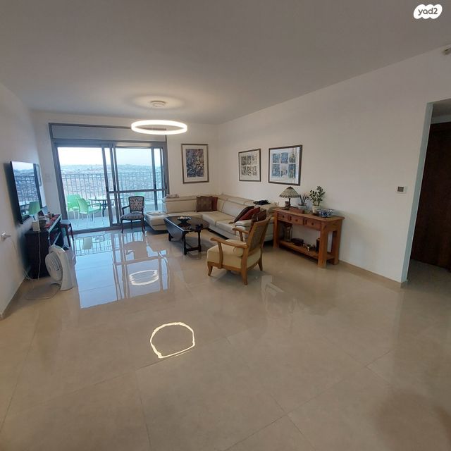 דירה, מחנה יצחק, פסגת זאב, ירושלים