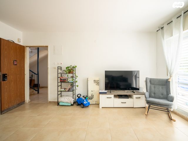 דירת גן, הגלבוע 9, אריאל