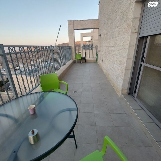 דירה, מחנה יצחק, פסגת זאב, ירושלים