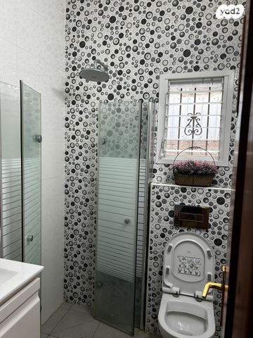 דירת גן, הרב עוזיאל, קרית אתא