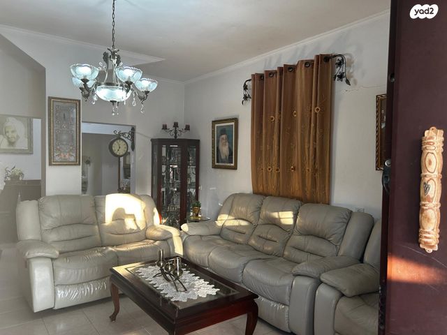 דירת גן, הרב עוזיאל, קרית אתא