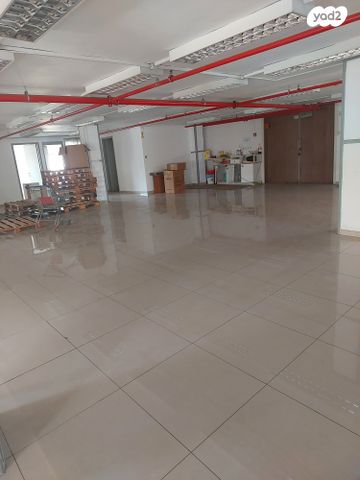 מבני תעשיה, הסתת, אזור תעשיה ג, חולון