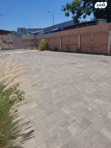 מבני תעשיה, הסתת, אזור תעשיה ג, חולון