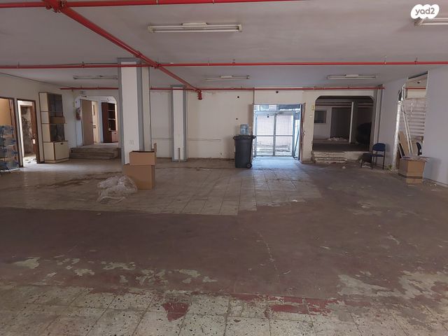 מבני תעשיה, הסתת, אזור תעשיה ג, חולון