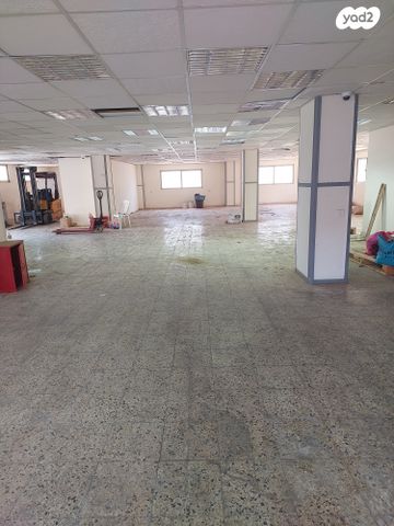 מבני תעשיה, הסתת, אזור תעשיה ג, חולון