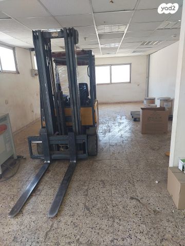 מבני תעשיה, הסתת, אזור תעשיה ג, חולון