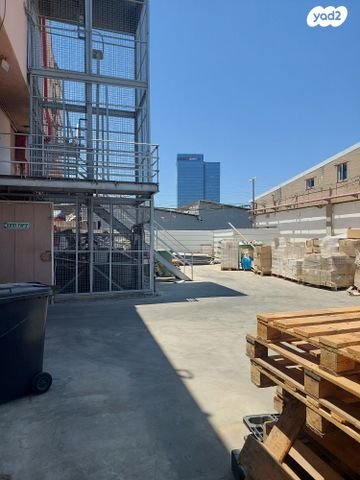 מבני תעשיה, הסתת, אזור תעשיה ג, חולון