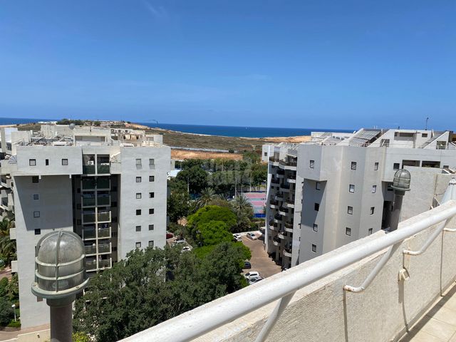 גג/ פנטהאוז, אזורי חן, גימל החדשה, תל אביב יפו