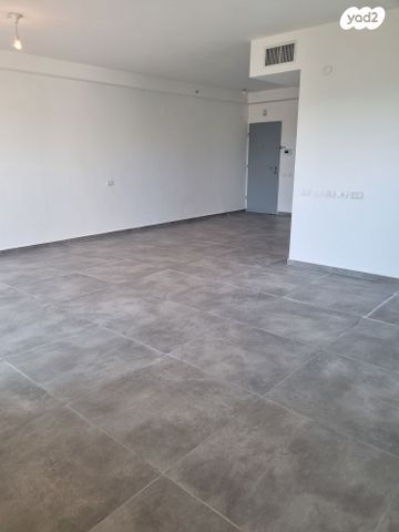 דירה, מעפילי אגוז 84, נווה חן, תל אביב יפו