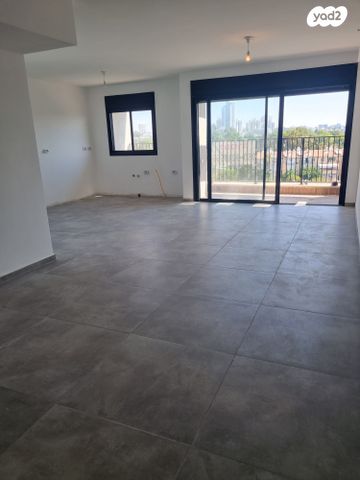 דירה, מעפילי אגוז 84, נווה חן, תל אביב יפו