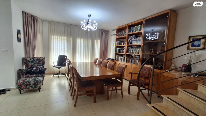 דו משפחתי, סיני, פסגות השבע, בית שמש