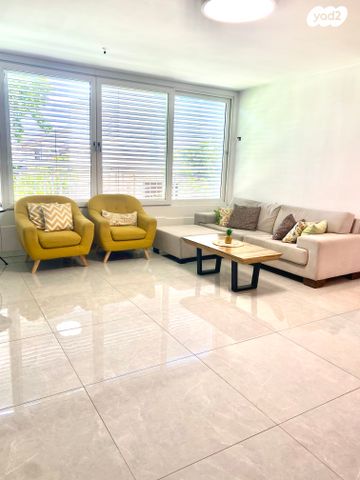 דו משפחתי, לסטר/רבוצקי, רעננה