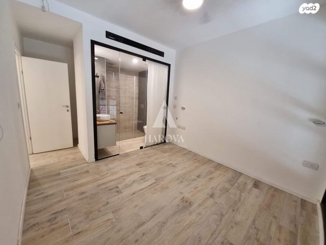 דירת גן, האגוז, עג'מי, גבעת העליה, תל אביב יפו