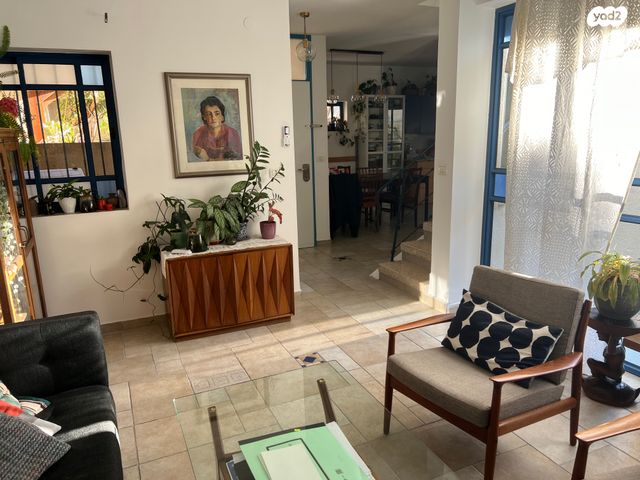 דו משפחתי, שבטי ישראל, הרצליה